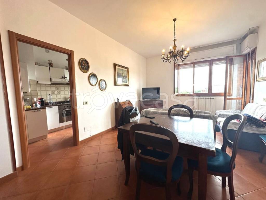 appartamento in vendita a Carrara in zona Avenza