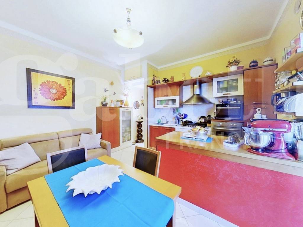 appartamento in vendita a Carrara in zona Avenza