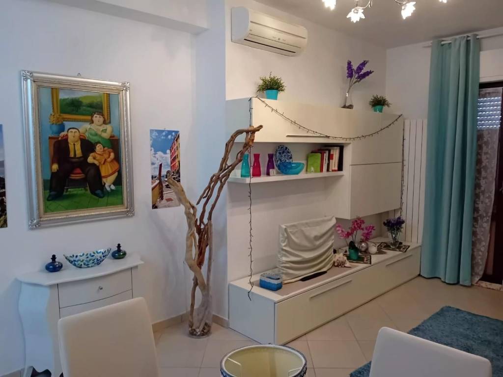 appartamento in vendita a Carrara in zona Marina di Carrara