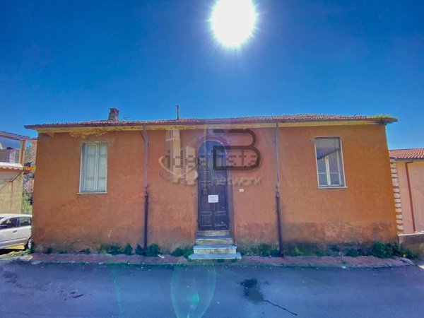 casa semindipendente in vendita a Carrara