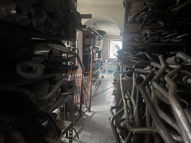 negozio in vendita a Carrara in zona Nazzano