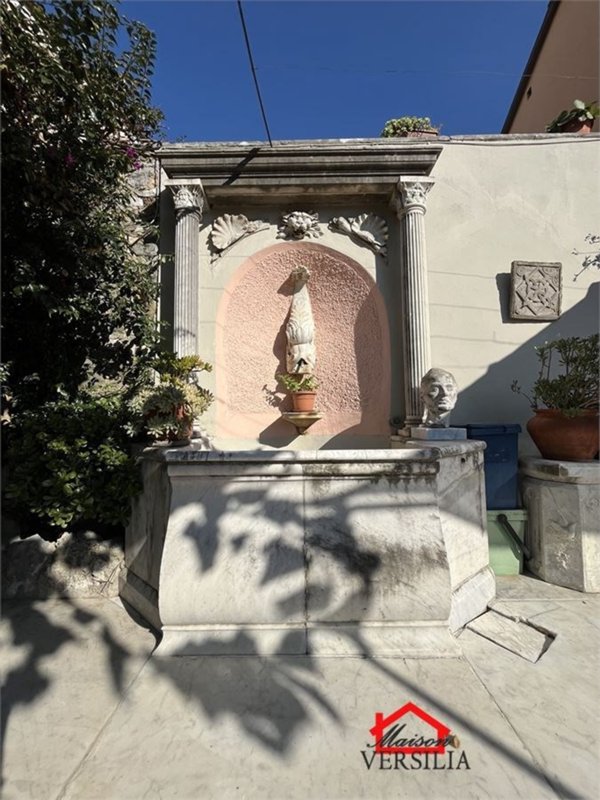 casa indipendente in vendita a Carrara