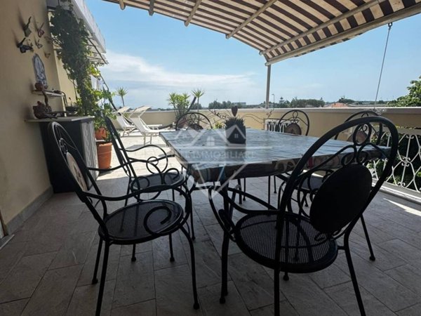 appartamento in vendita a Carrara in zona Avenza