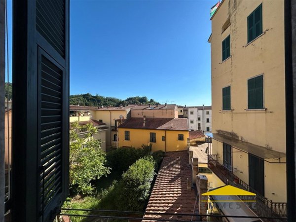 appartamento in vendita a Carrara in zona Centro Città