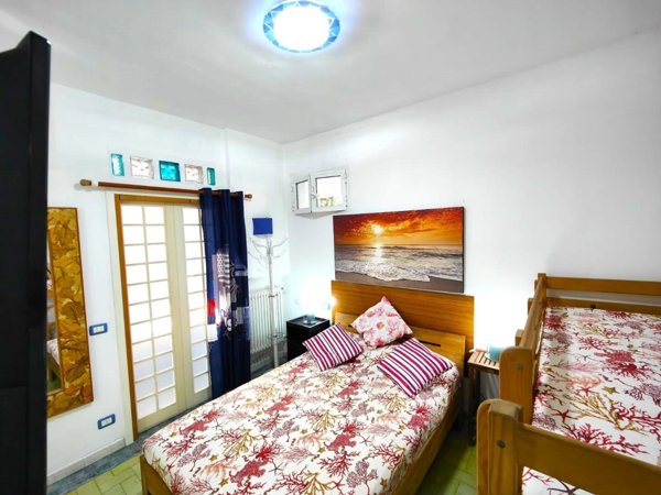 appartamento in vendita a Carrara in zona Marina di Carrara
