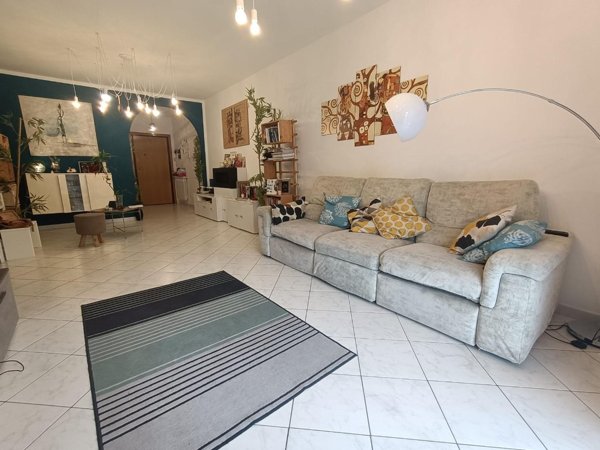appartamento in vendita a Carrara in zona Centro Città