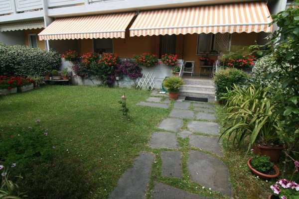 appartamento in vendita a Carrara in zona Marina di Carrara