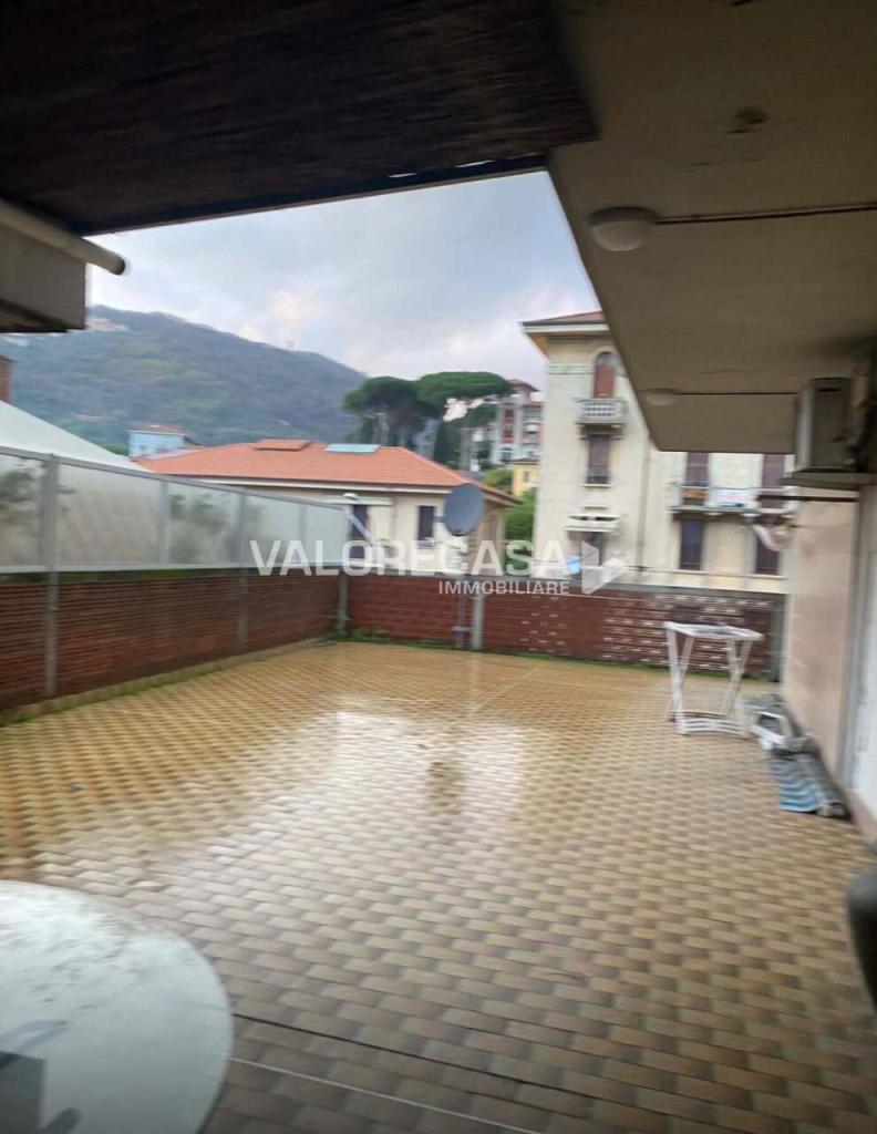 appartamento in vendita a Carrara in zona Fossola