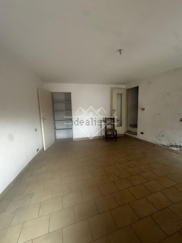 casa indipendente in vendita a Carrara in zona Codena