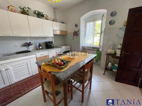 appartamento in vendita a Carrara in zona Fossone