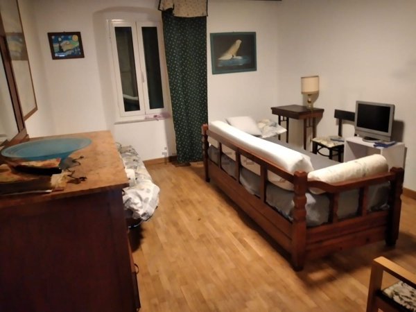 casa indipendente in vendita a Carrara in zona Castelpoggio