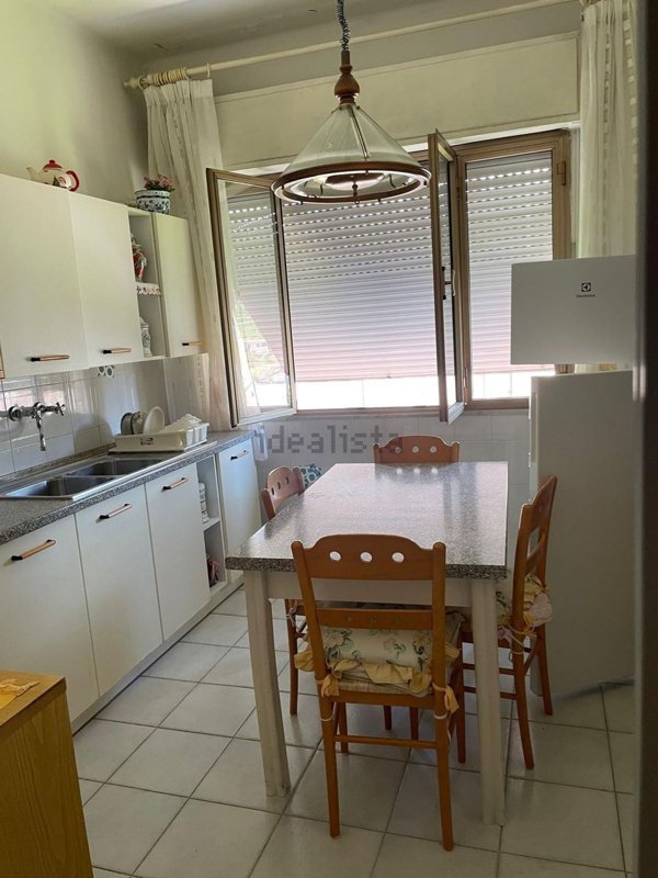 appartamento in vendita a Carrara in zona Bonascola