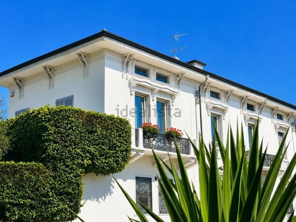 casa indipendente in vendita a Carrara in zona Marina di Carrara