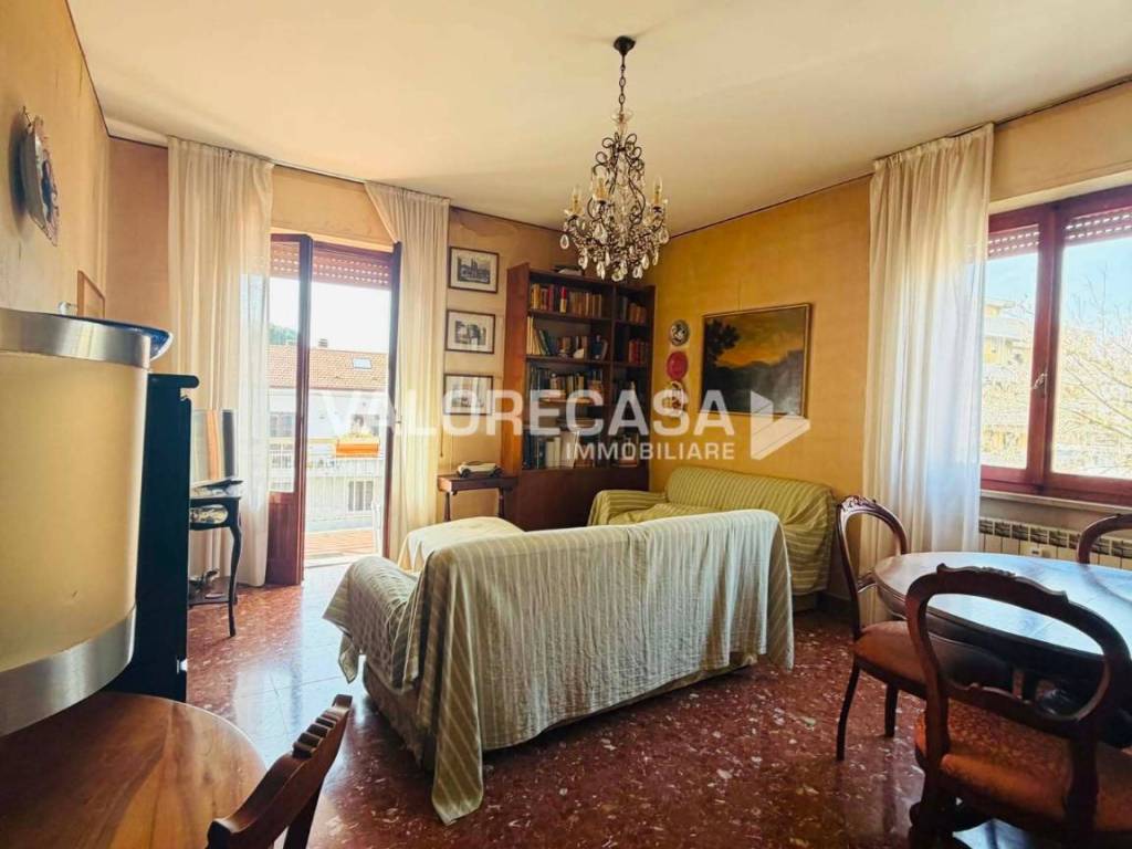 appartamento in vendita a Carrara in zona Marina di Carrara
