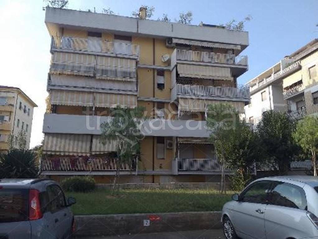 appartamento in vendita a Carrara in zona Avenza