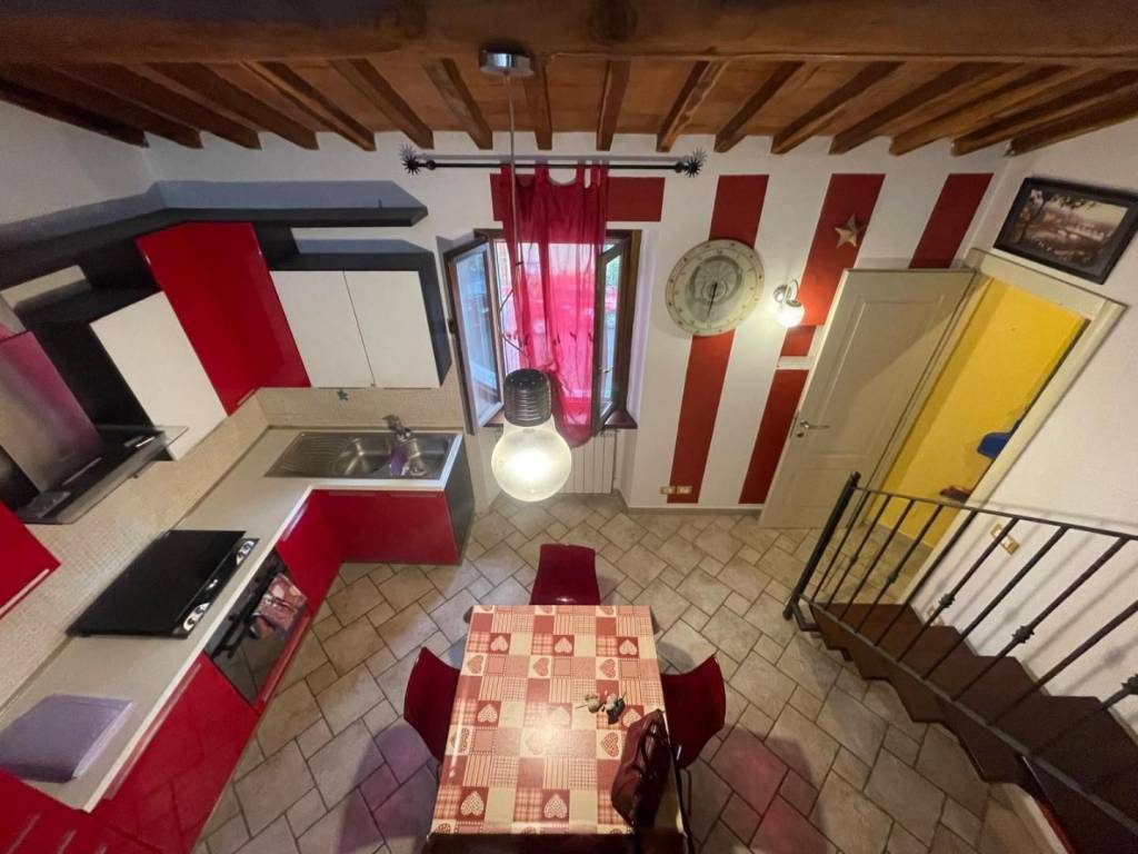 appartamento in vendita a Carrara in zona Avenza