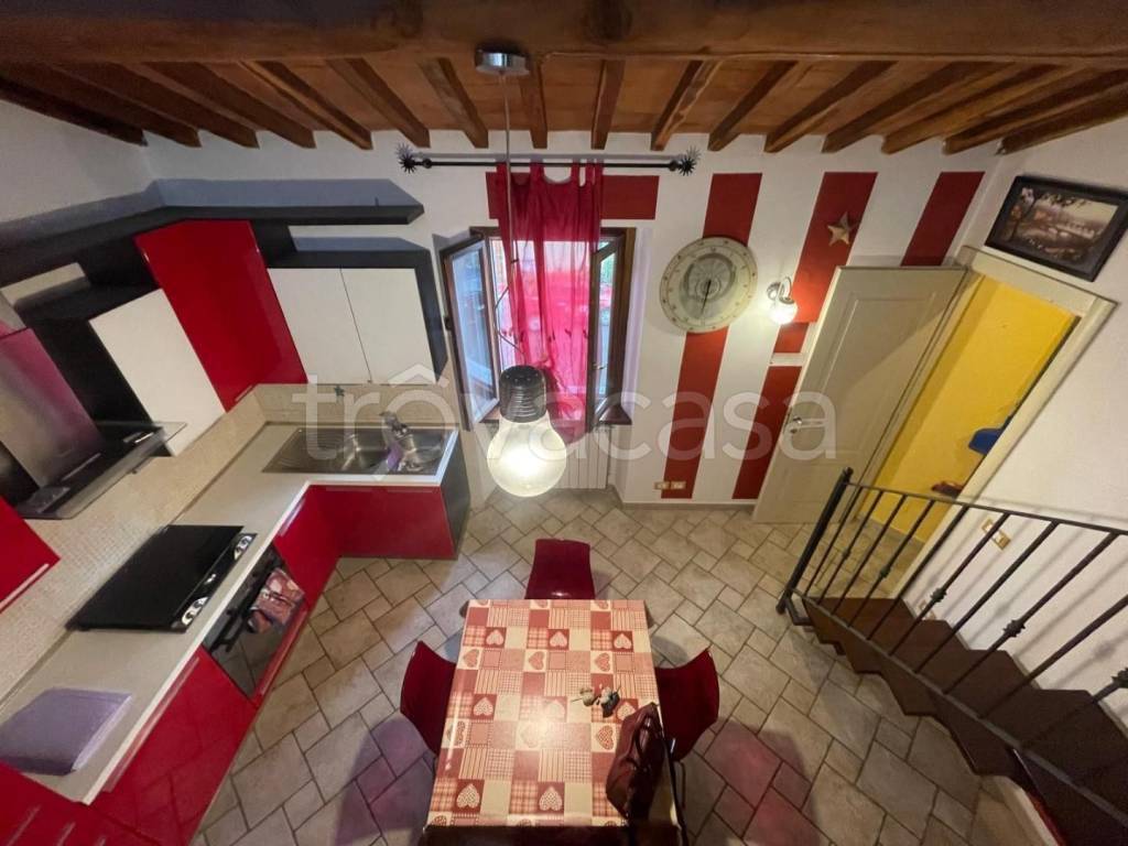 appartamento in vendita a Carrara in zona Avenza