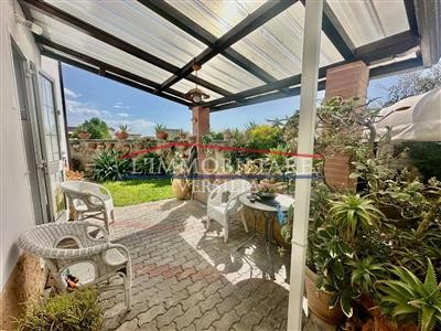 casa indipendente in vendita a Carrara