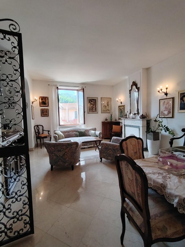 appartamento in vendita a Carrara in zona Centro Città