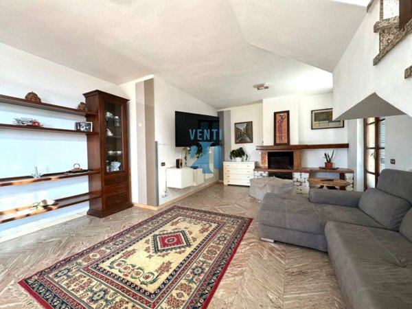 casa indipendente in vendita a Carrara in zona Fossone