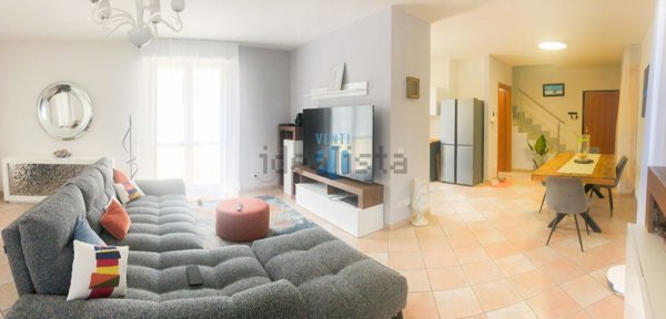 appartamento in vendita a Carrara in zona Centro Città