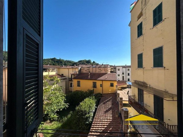 appartamento in vendita a Carrara in zona Centro Città