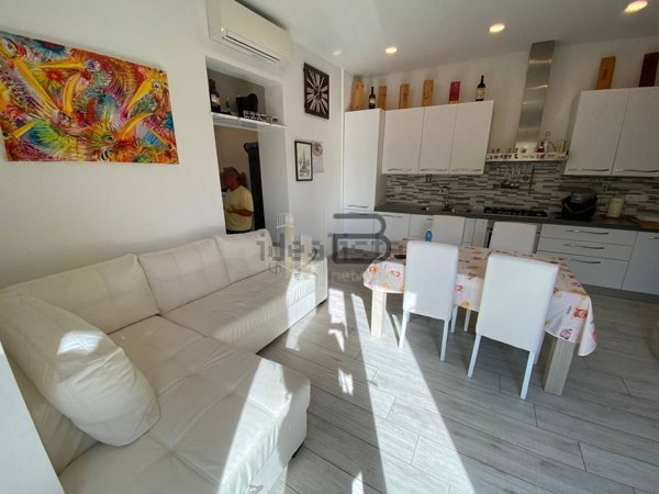 appartamento in vendita a Carrara in zona Marina di Carrara