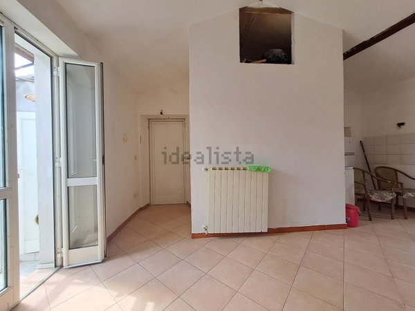 appartamento in vendita a Carrara in zona Stabbio
