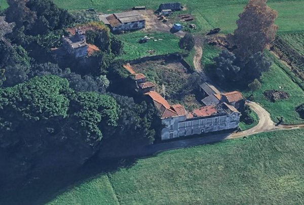 casa indipendente in vendita a Carrara in zona Avenza