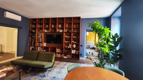 appartamento in vendita a Carrara in zona Centro Città