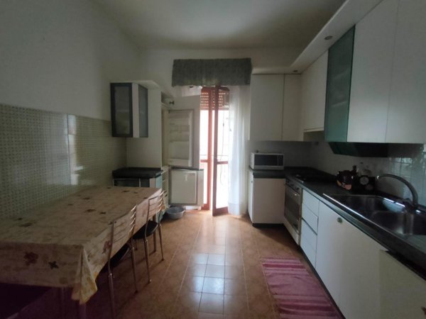 appartamento in vendita a Carrara in zona Marina di Carrara