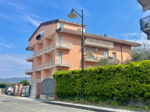 appartamento in vendita a Carrara in zona Marina di Carrara