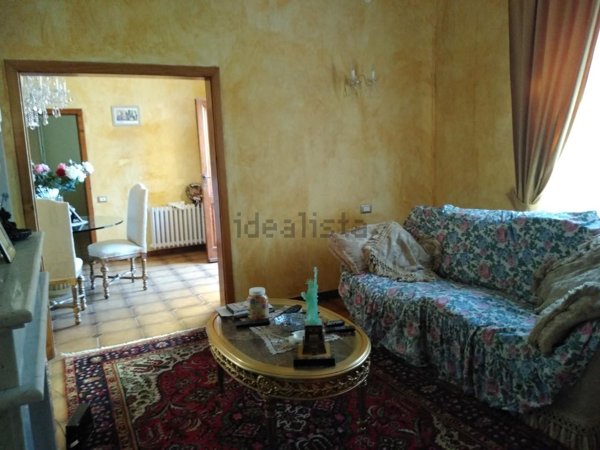 casa indipendente in vendita a Carrara in zona Fossone