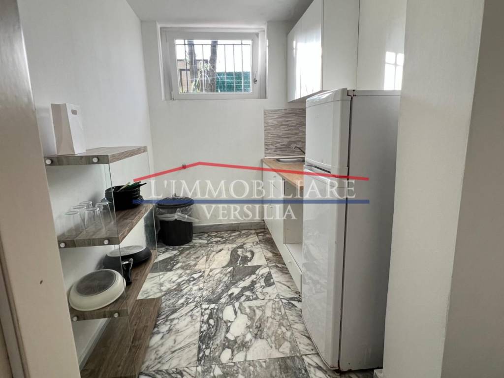 appartamento in vendita a Carrara in zona Marina di Carrara