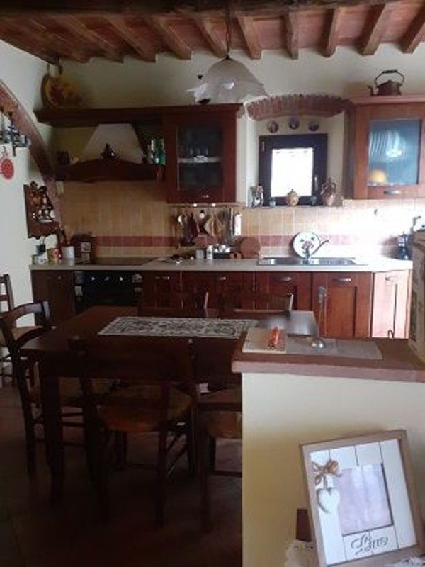 casa semindipendente in vendita a Carrara in zona Stabbio