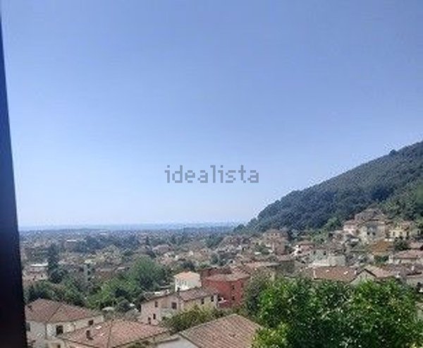 casa indipendente in vendita a Carrara in zona Fossola
