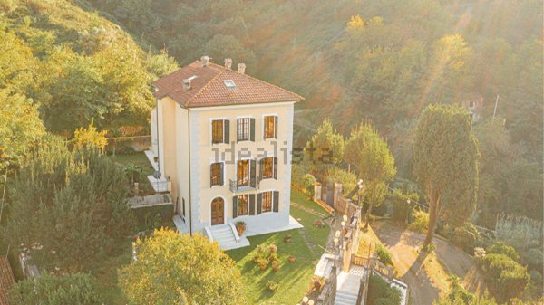 casa indipendente in vendita a Carrara in zona Fabbrica
