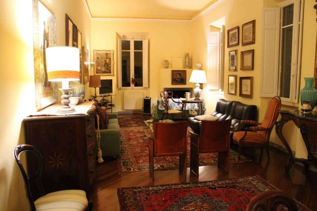 casa indipendente in vendita a Carrara in zona Fabbrica