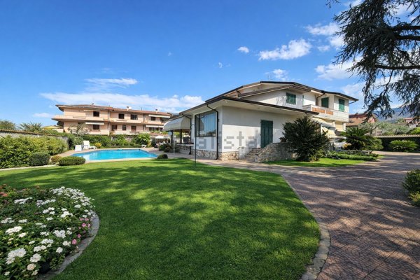casa indipendente in vendita a Carrara in zona Sant'Antonio