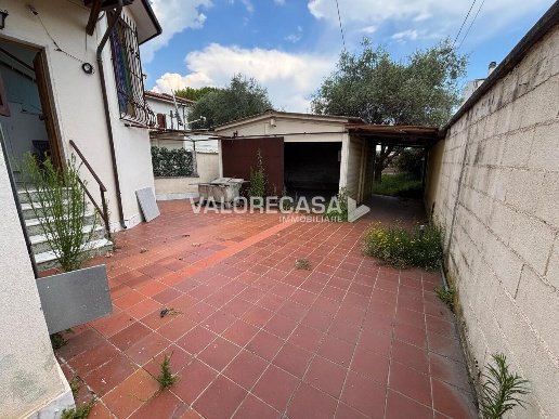 appartamento in vendita a Carrara in zona Sant'Antonio