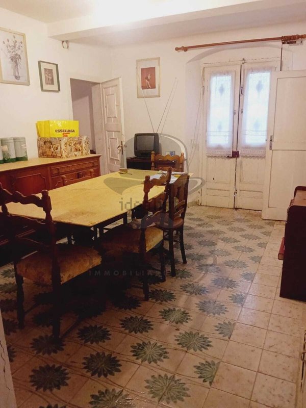 appartamento in vendita a Carrara in zona Stabbio