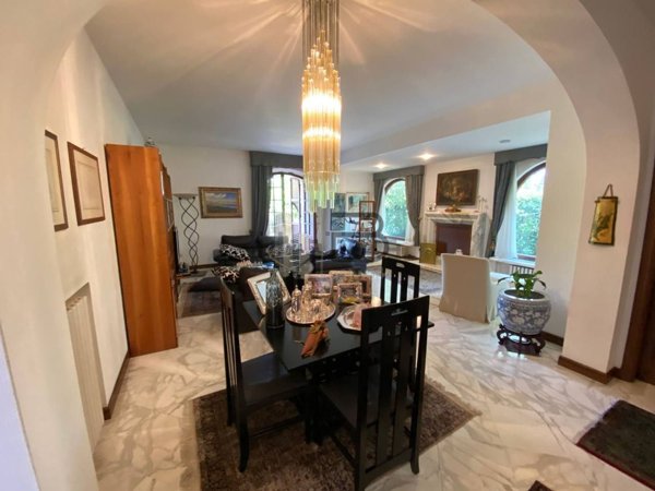 casa indipendente in vendita a Carrara in zona Marina di Carrara