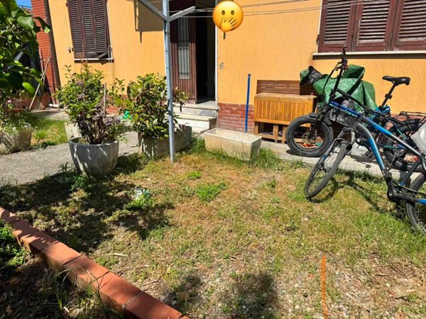appartamento in vendita a Carrara in zona Marina di Carrara