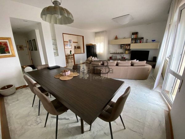 appartamento in vendita a Carrara in zona Marina di Carrara