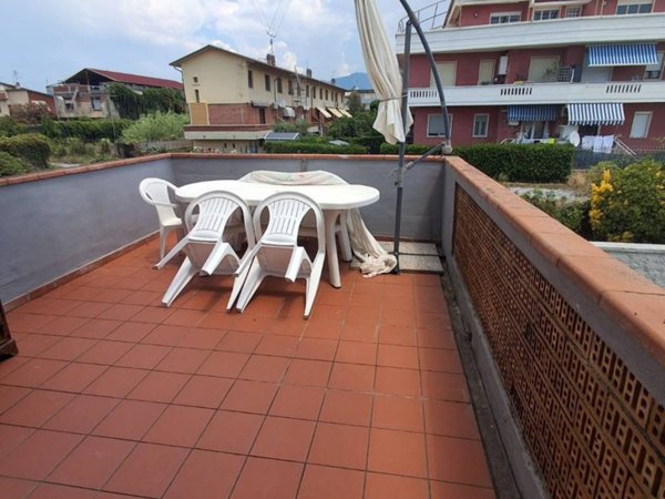 appartamento in vendita a Carrara in zona Marina di Carrara