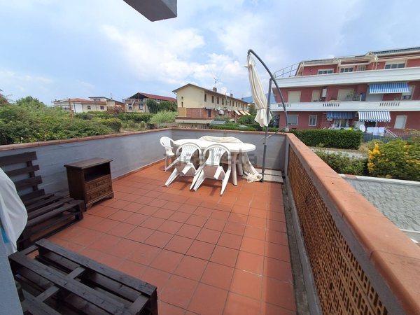 appartamento in vendita a Carrara in zona Marina di Carrara