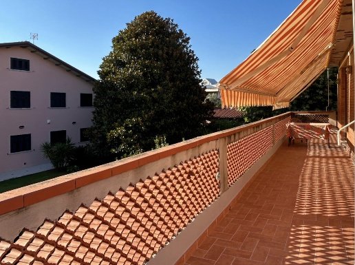 appartamento in vendita a Carrara in zona Marina di Carrara
