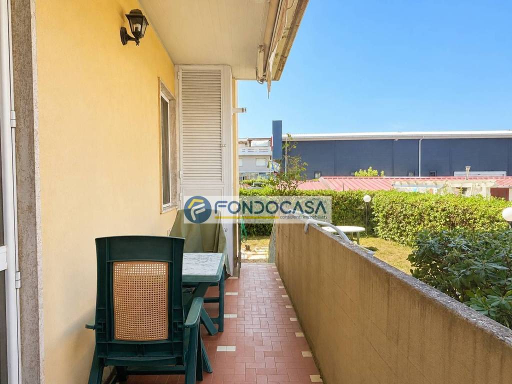 appartamento in vendita a Carrara in zona Marina di Carrara