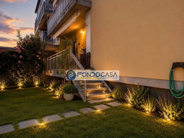 appartamento in vendita a Carrara in zona Marina di Carrara