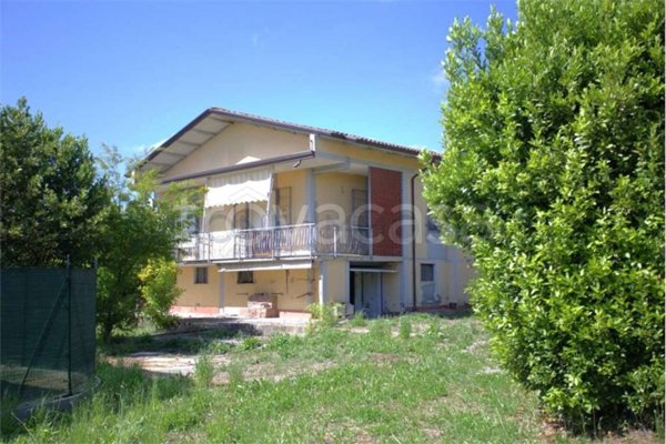 casa indipendente in vendita a Carrara in zona Fossone